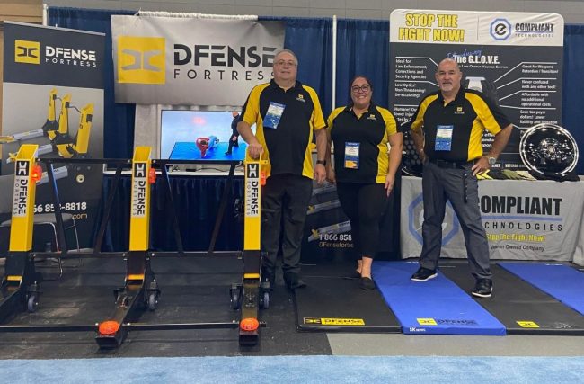 DFense-kiosque-with-3